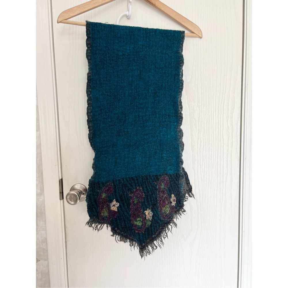 Scarf    - Picture 2 of 4